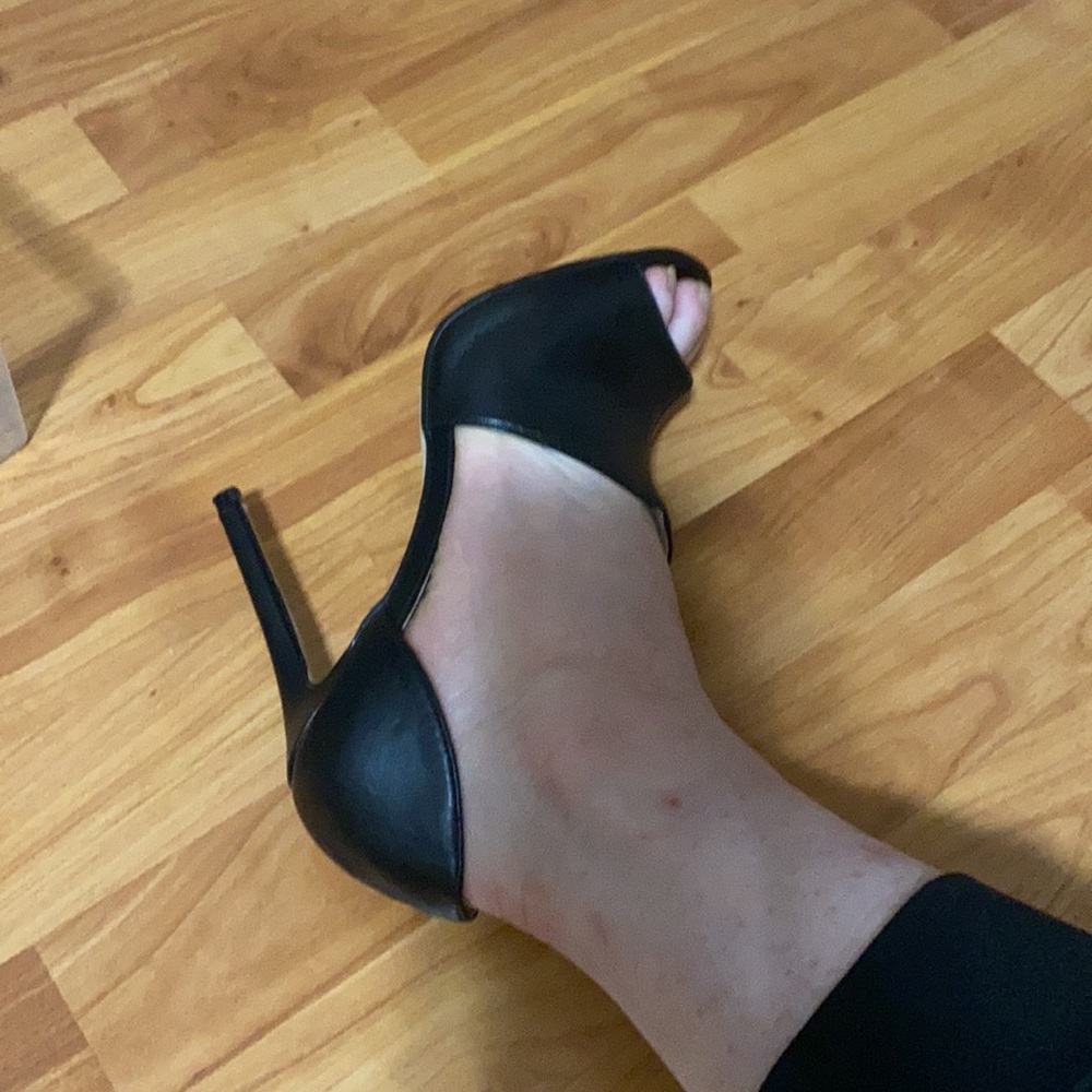 Heels - Picture 7 of 7